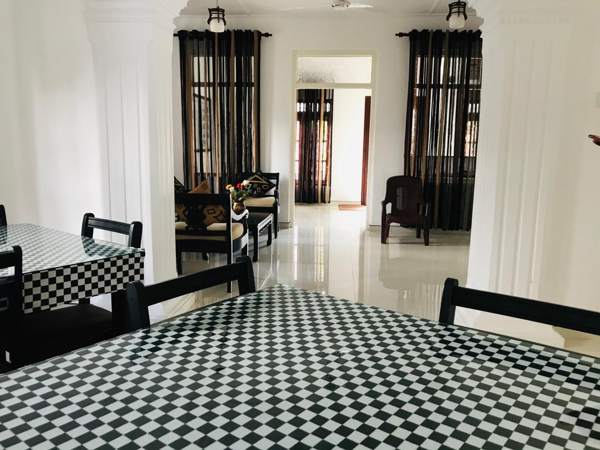 Bon Voyaage Tourist Inn Trincomalee Exterior photo
